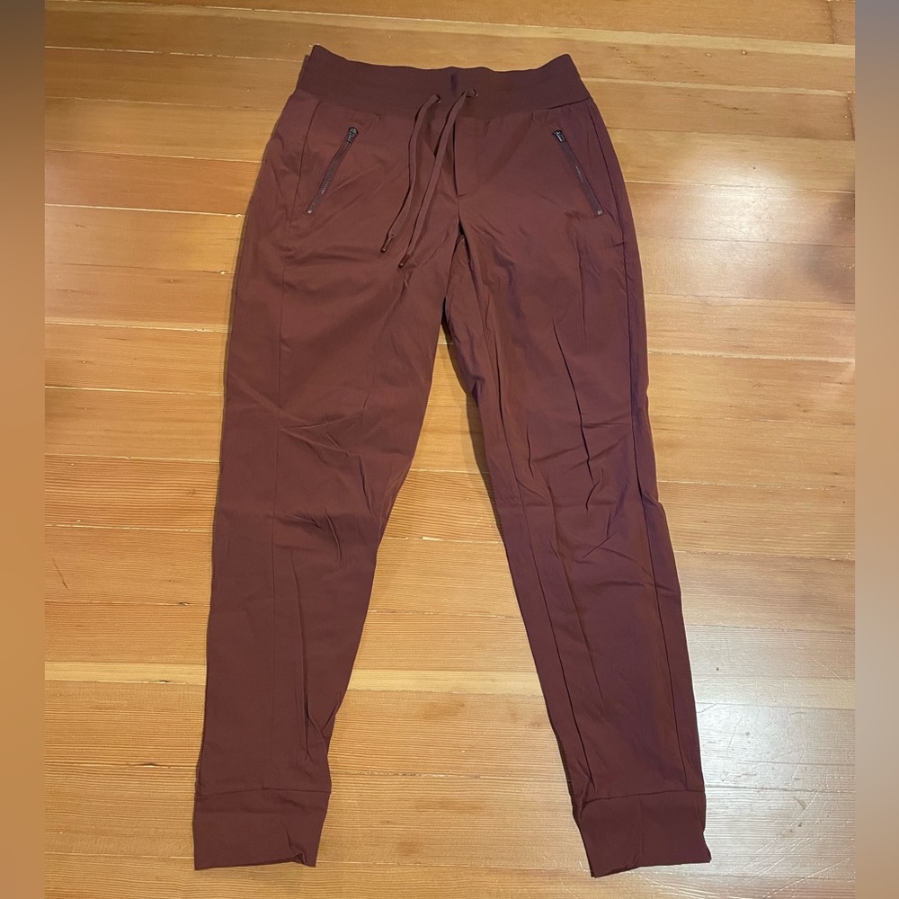 Athleta Trekkie North Jogger Rust Maroon 6 Tall 6T